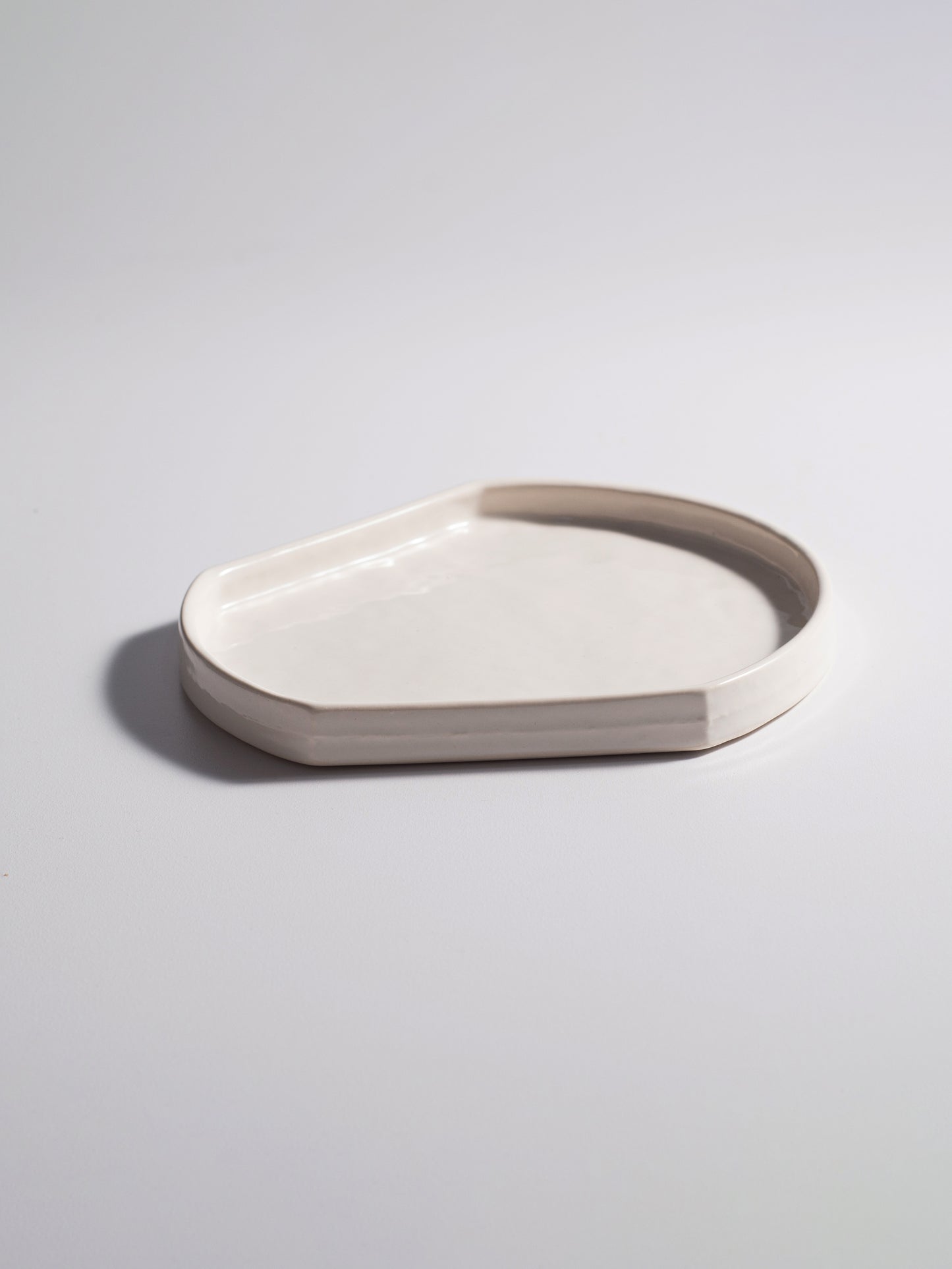Angular plate